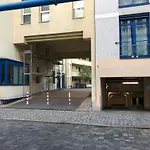 Sonnige Wohnung im Zentrum mit Terrasse u Tiefgarage - Netflix - Prime - Disney
