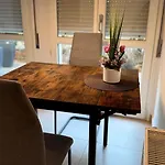 Sonnige Wohnung im Zentrum mit Terrasse u Tiefgarage - Netflix - Prime - Disney