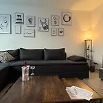 Sonnige Wohnung im Zentrum mit Terrasse u Tiefgarage - Netflix - Prime - Disney