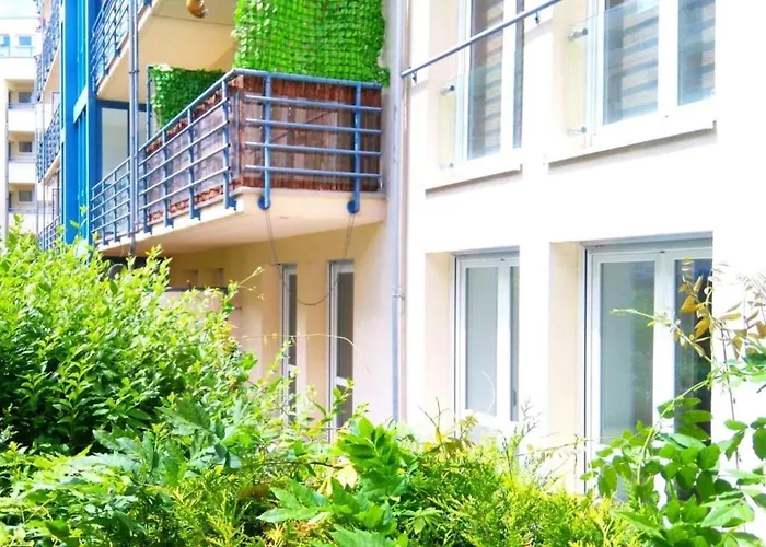 Sonnige Wohnung im Zentrum mit Terrasse u Tiefgarage - Netflix - Prime - Disney